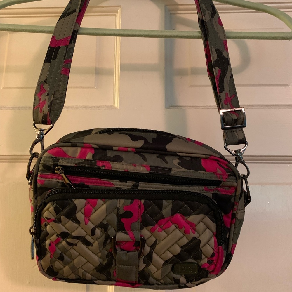 Lug Carousel Crossbody Bag Camo Orchid